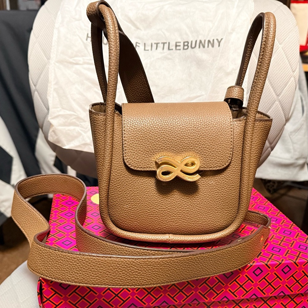 Little Bunny Crossbody Bag - Picture 2 of 7